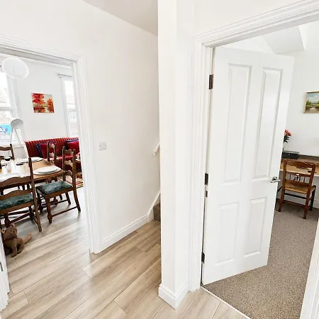 Apartment Spacious Family Sleeps 8 Gloucester Rd Bristol