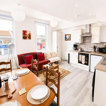 Spacious Family Sleeps 8 Gloucester Rd Apartment *