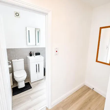 Apartment Spacious Family Sleeps 8 Gloucester Rd Bristol